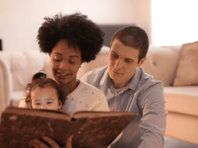 Diverse Books for All Coalition Partners with MomsRising to Support Parent Engagement